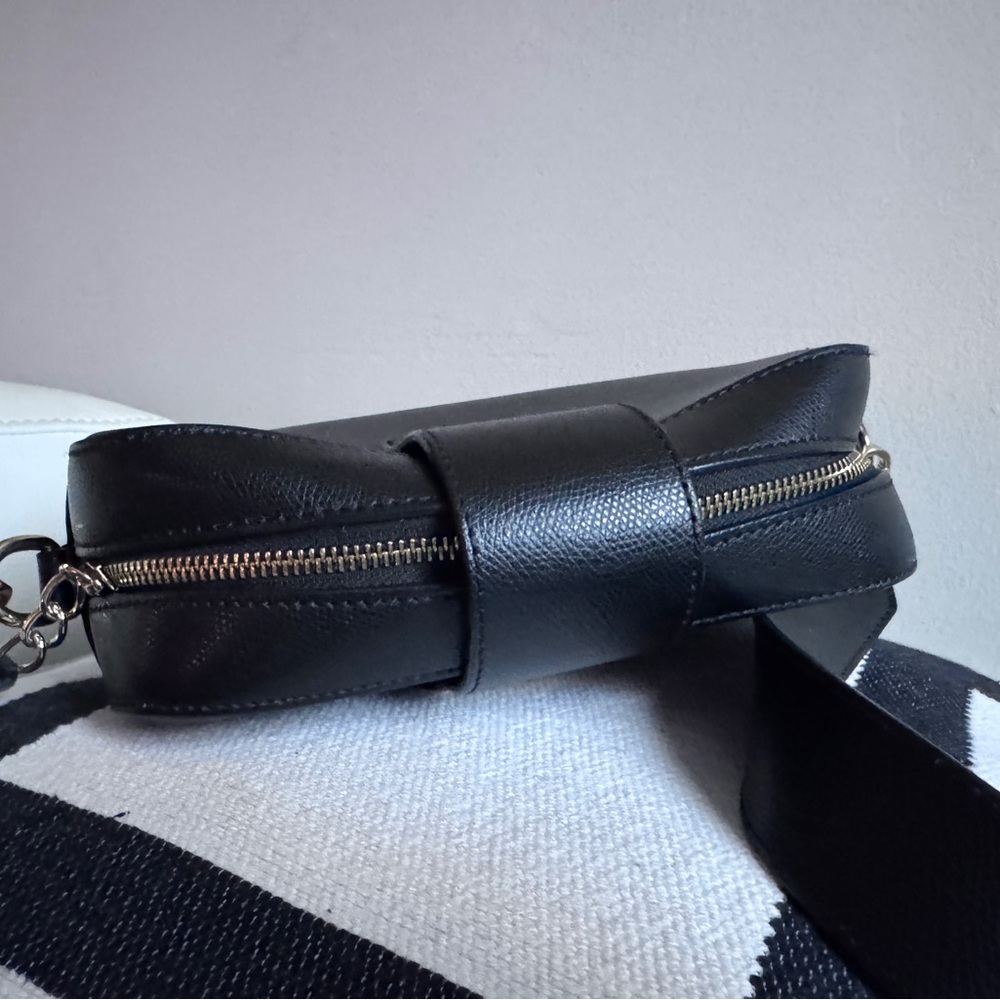 VALENTINO Crossbody Leather Black Authentic Bag - Picture 9 of 17